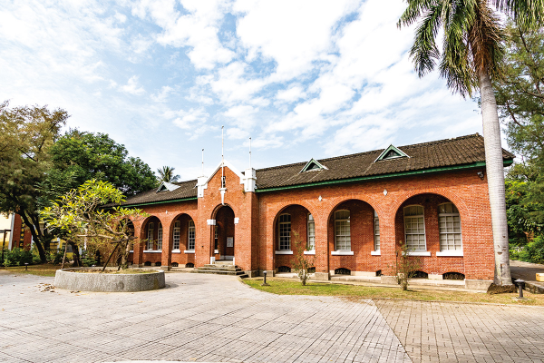 2024企業最愛大學-頂大理工名校排名亮眼 商管社科學院急起直追